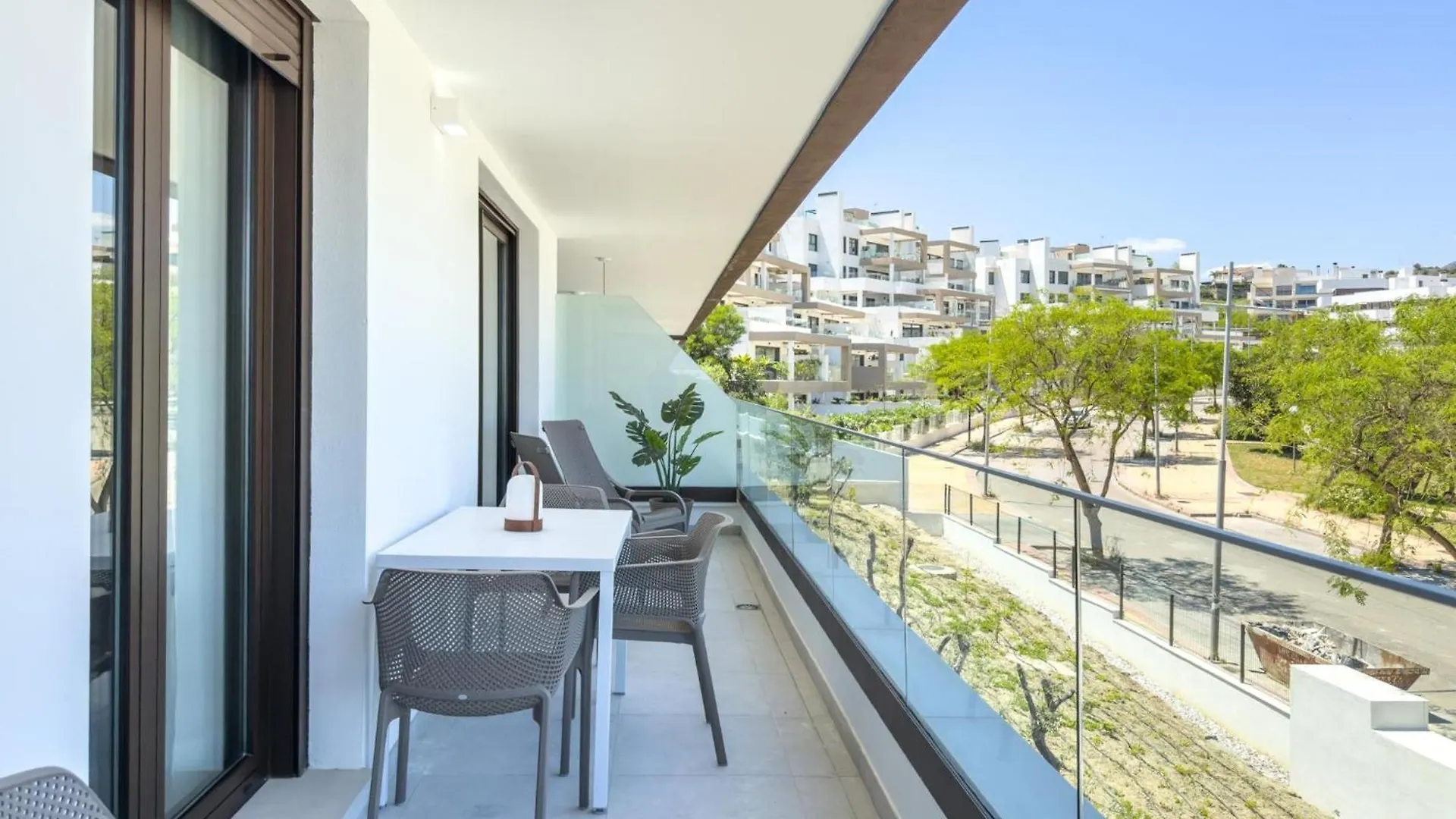 Hanami Apartment Mesas Homes II Εστεπόνα